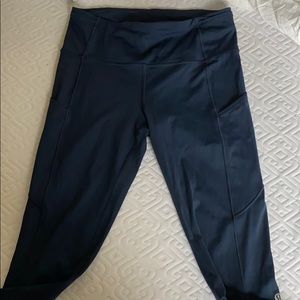 Lulu lemon navy  leggings 6 w/ pockets